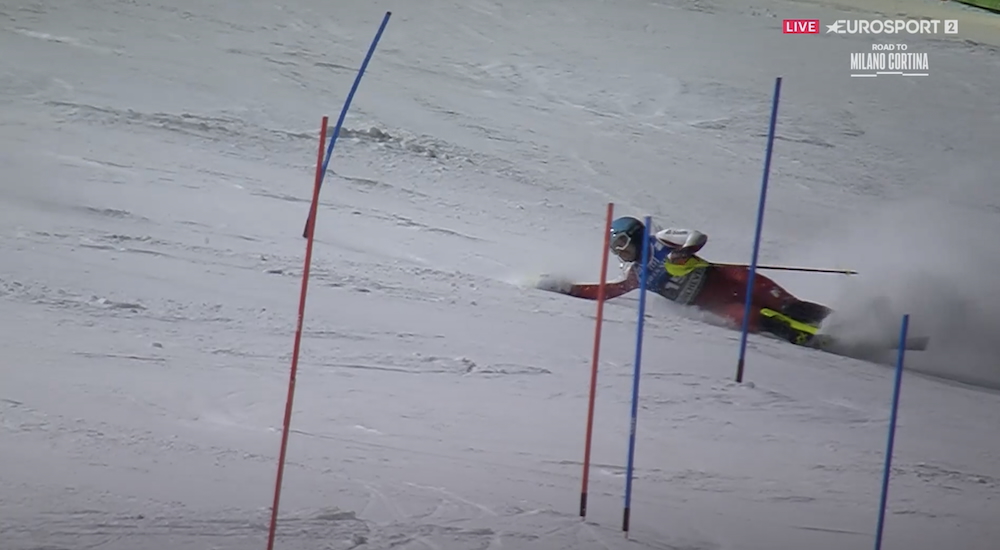 ����� ����