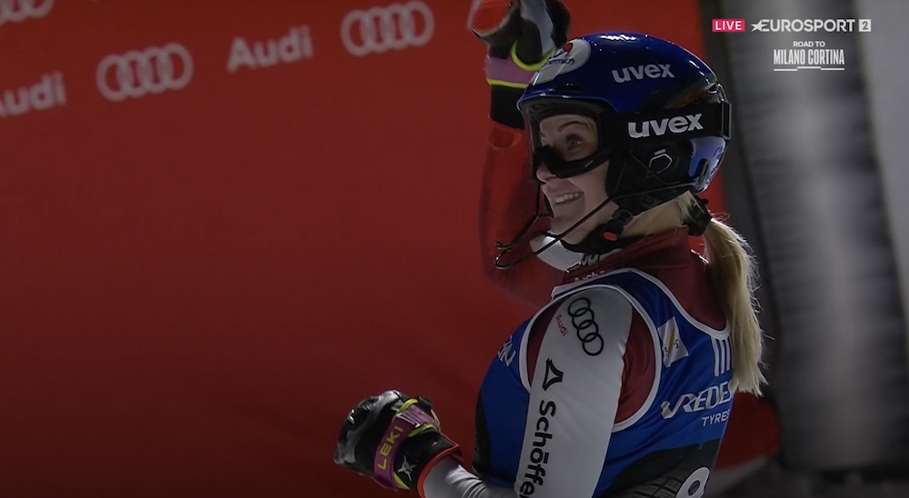 ����� ����