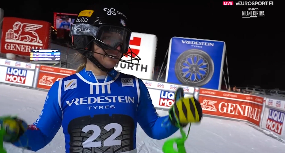 ����� ����