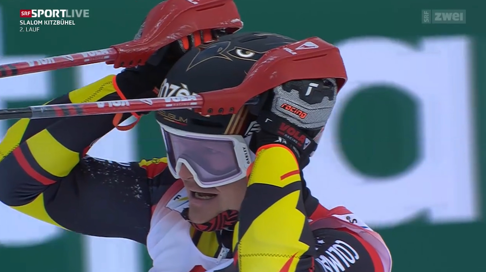 ����� ����