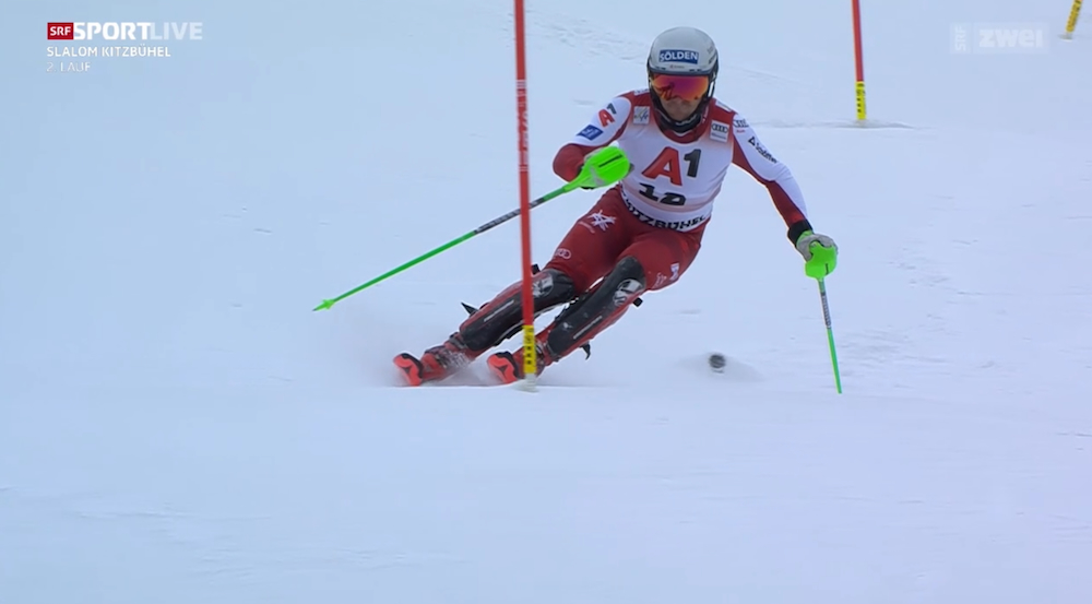 ����� ����