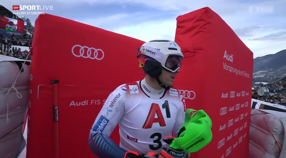 ����� ����