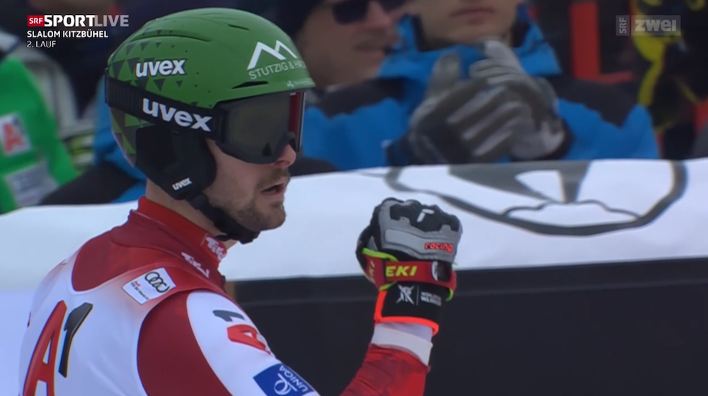 ����� ����