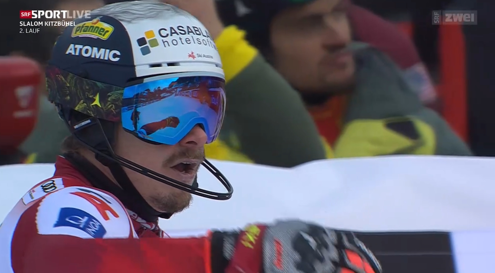 ����� ����