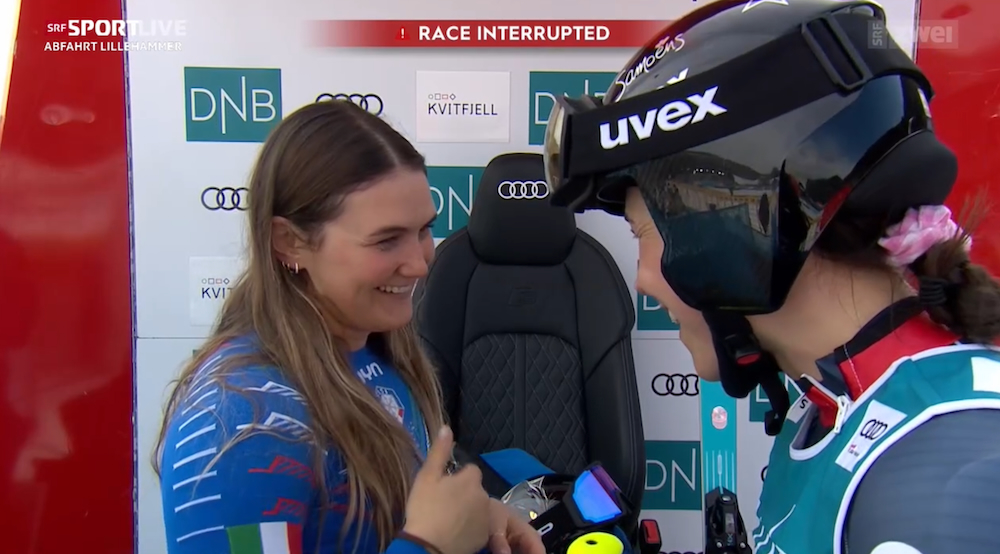 ����� ����