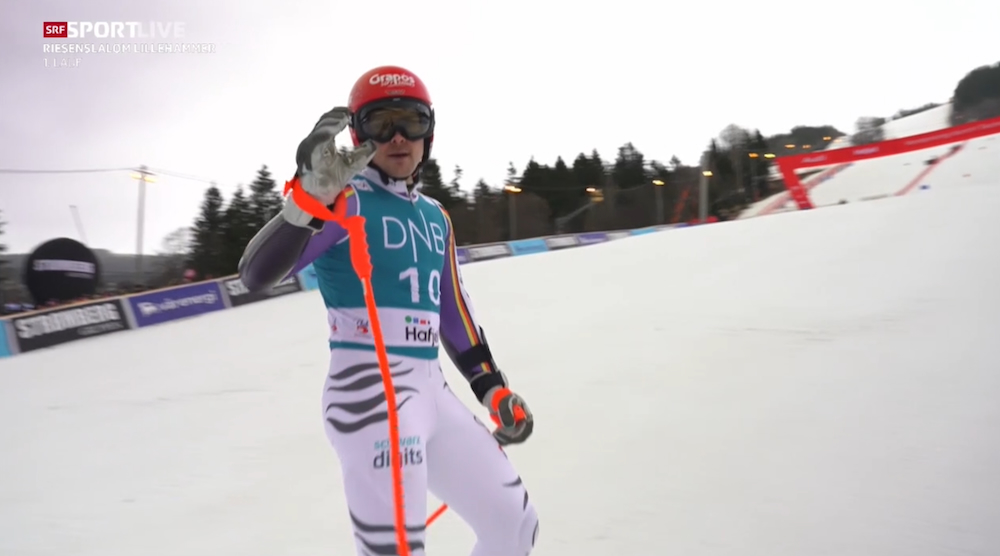 ����� ����