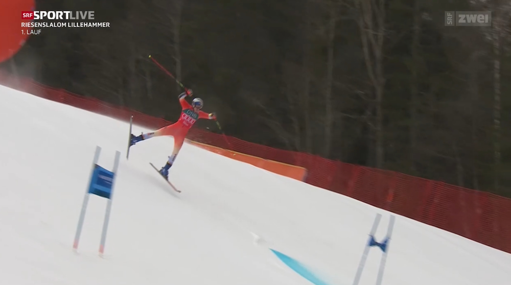 ����� ����