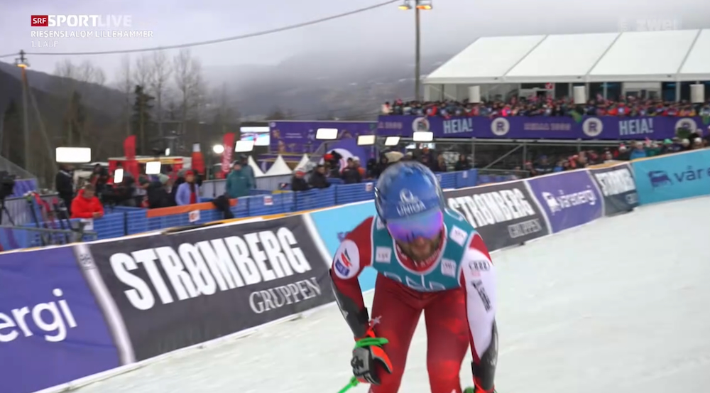 ����� ����