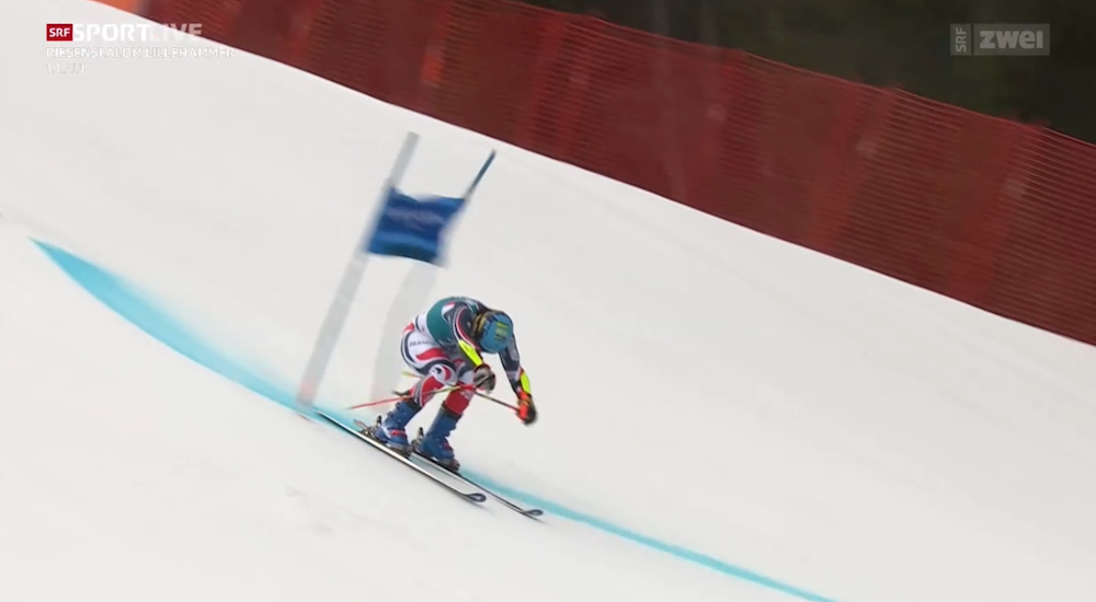 ����� ����