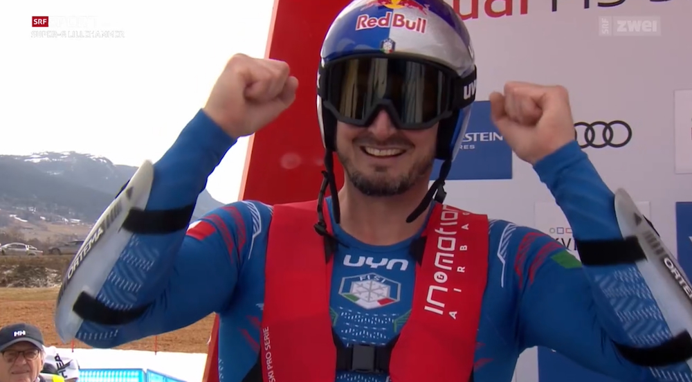 ����� ����