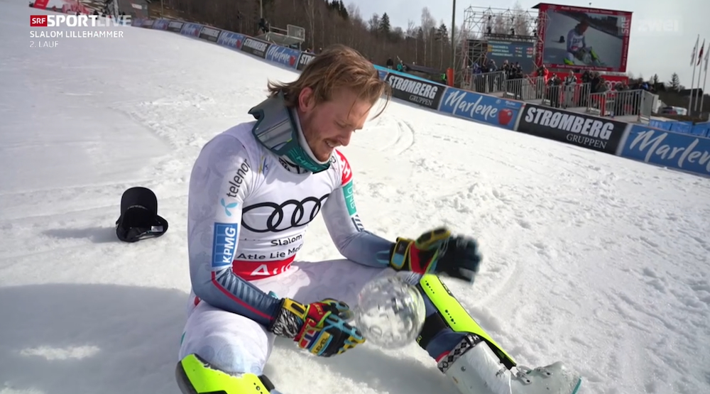 ����� ����