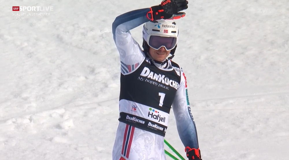 ����� ����