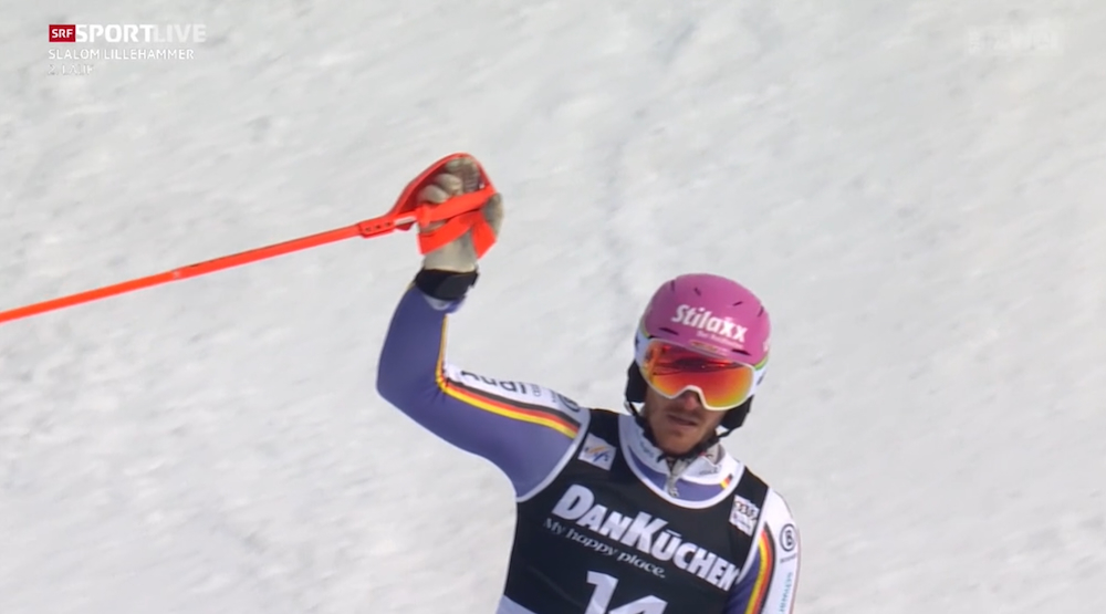 ����� ����