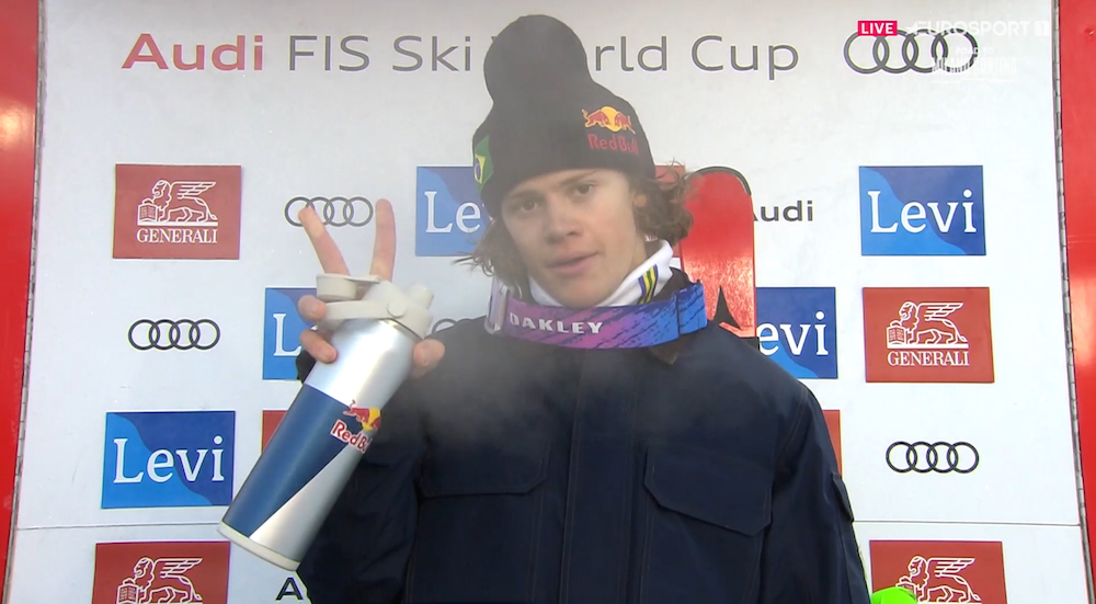 ����� ����