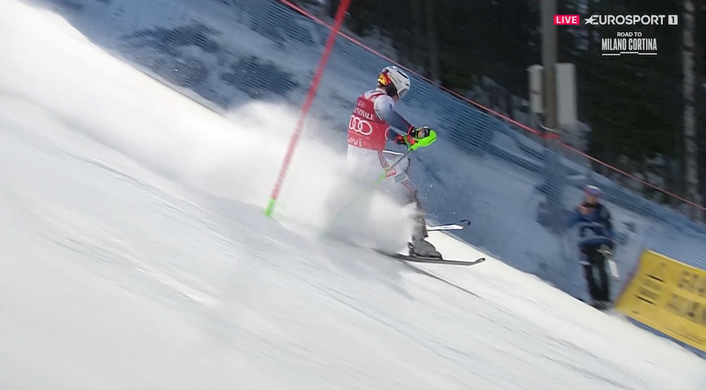 ����� ����