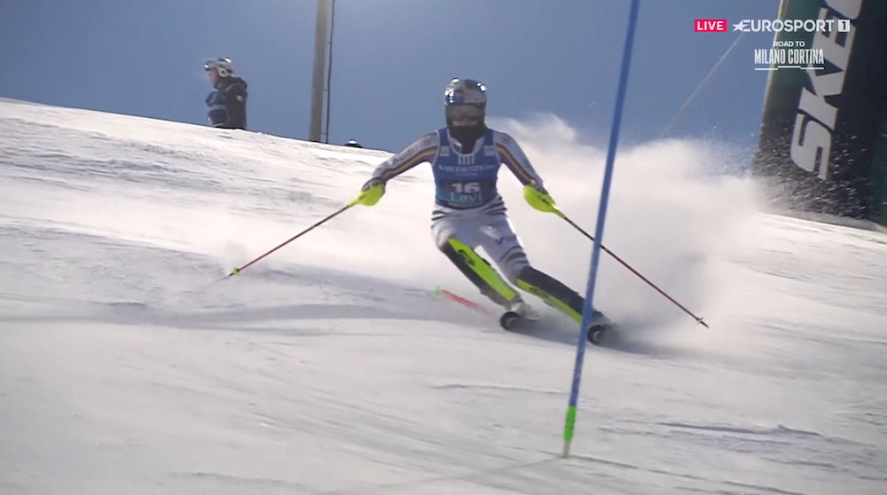 ����� ����