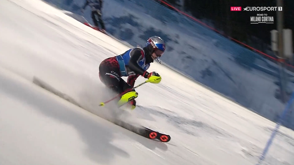 ����� ����