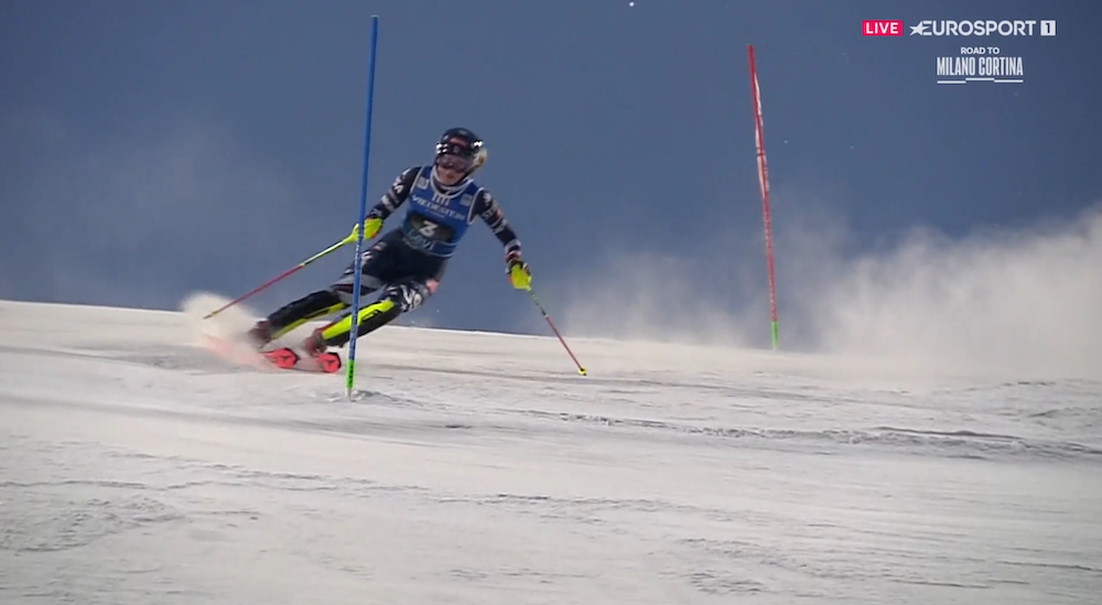 ����� ����