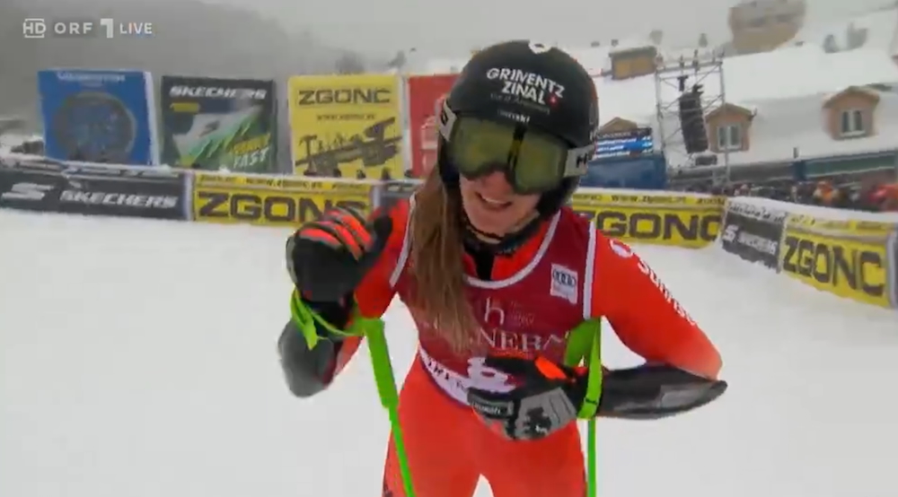 ����� ����