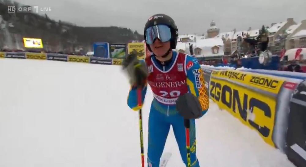 ����� ����