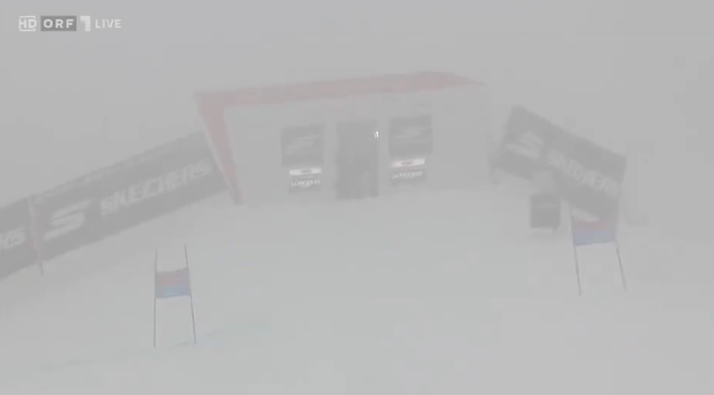 ����� ����