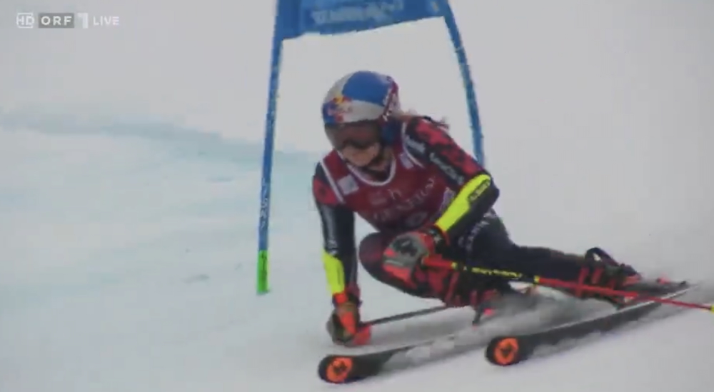 ����� ����