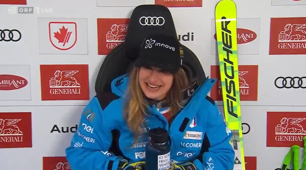 ����� ����