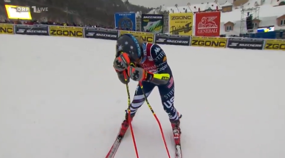 ����� ����