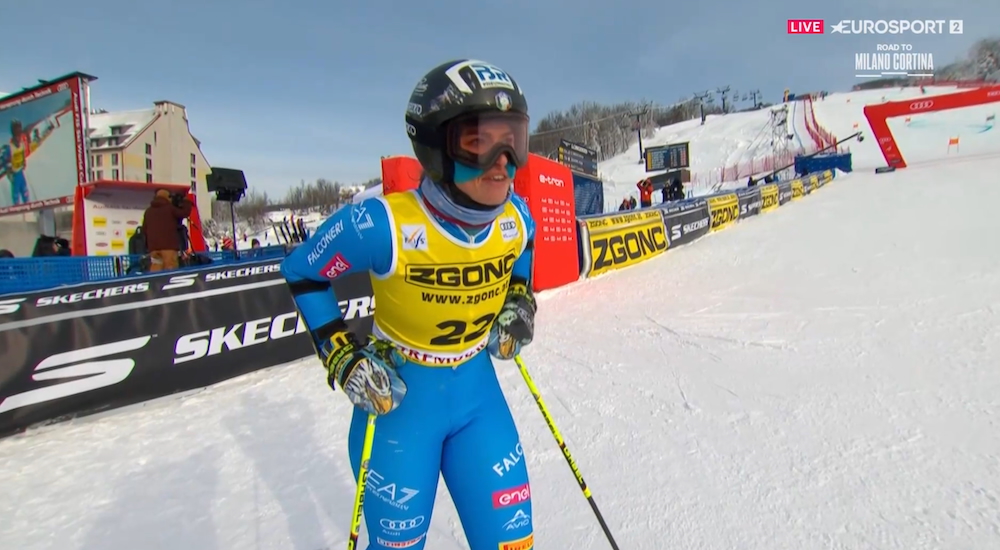 ����� ����