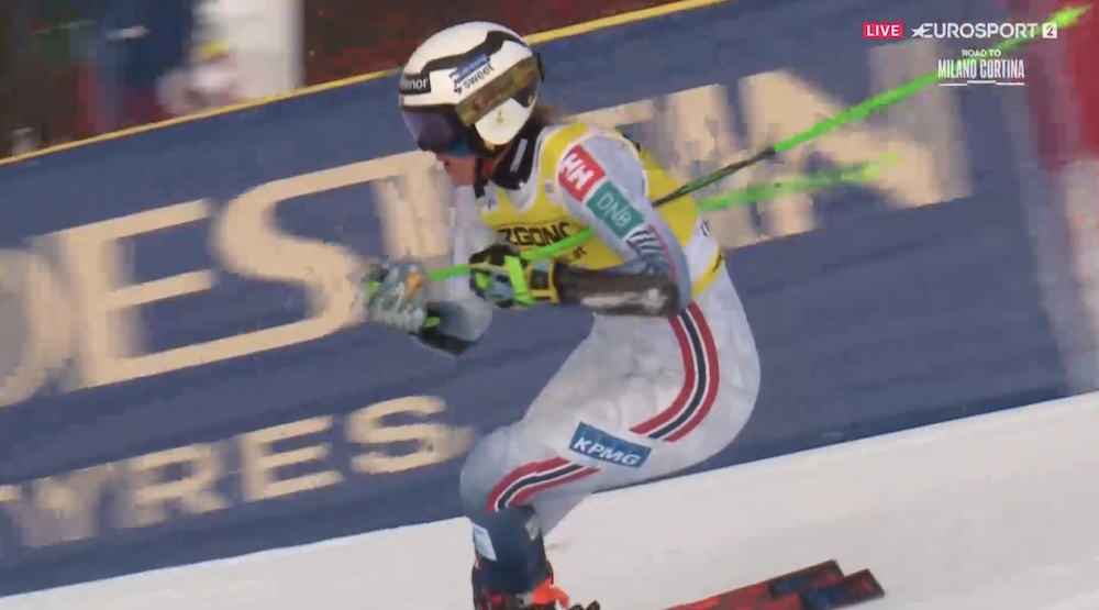 ����� ����