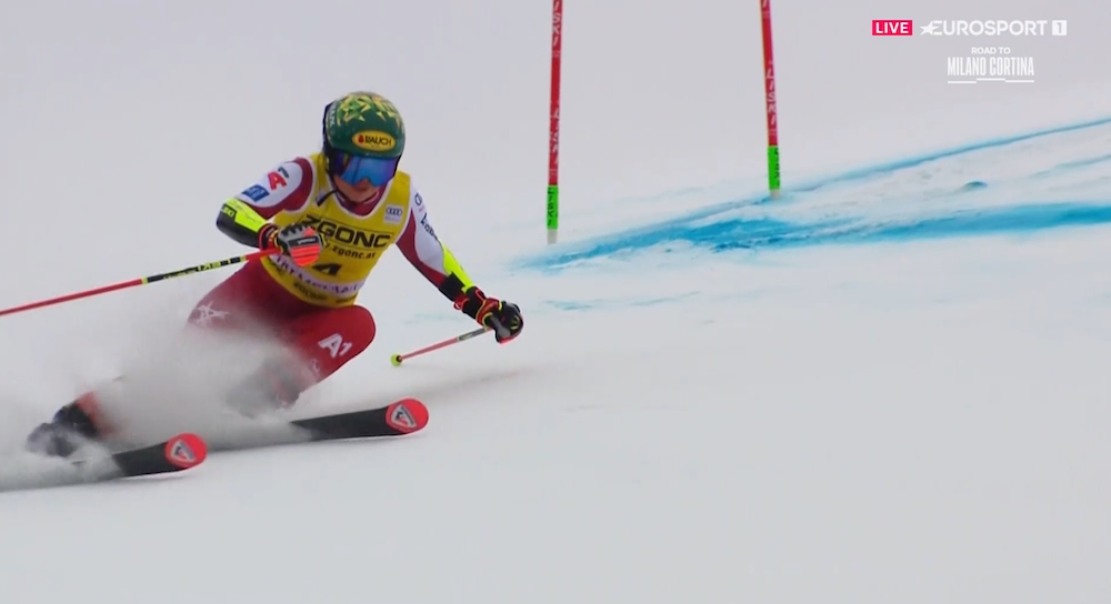 ����� ����