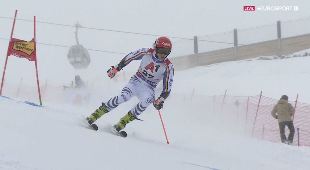 ����� ����