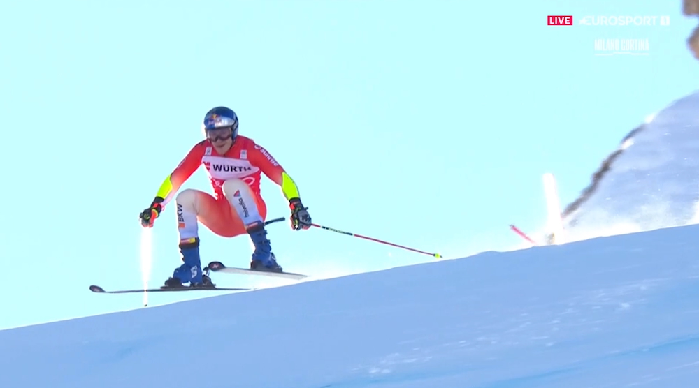 ����� ����