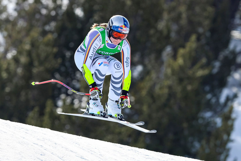 ����� ����