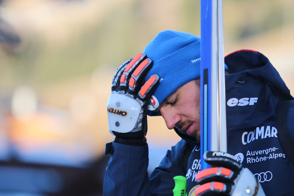 ����� ����