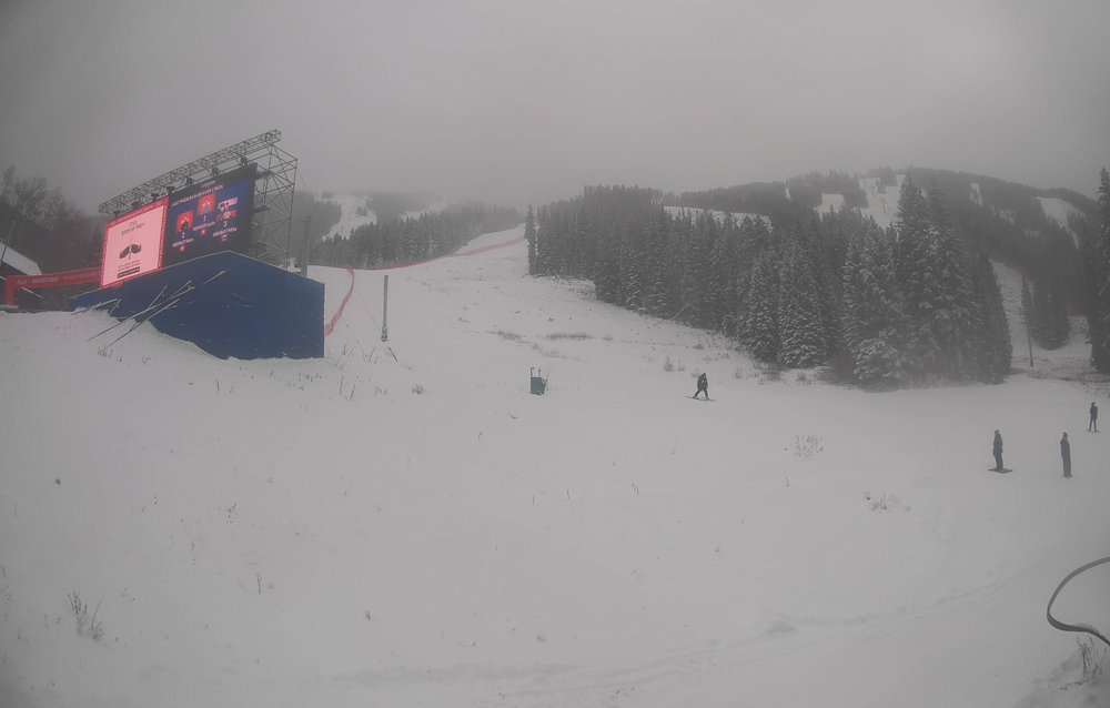 ����� ����