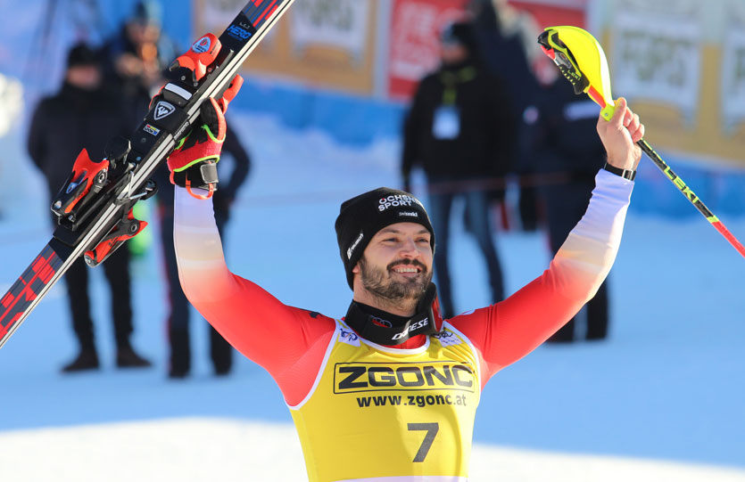 ����� ����