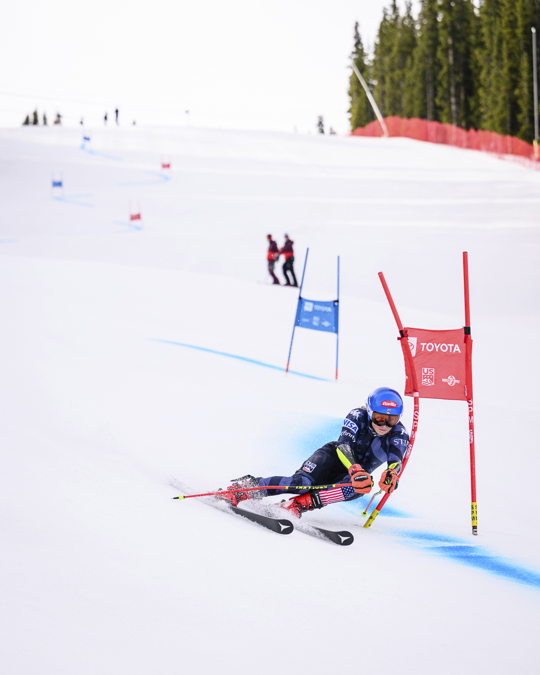 ����� ����