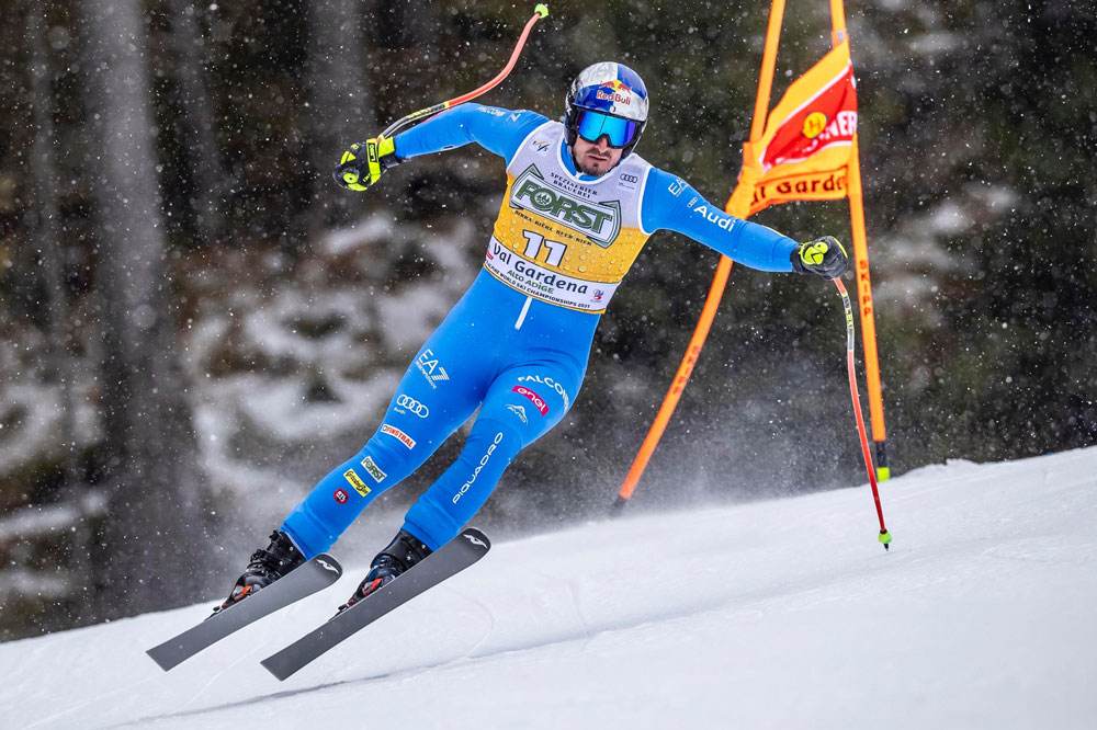 ����� ����