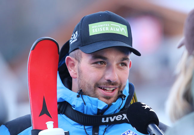 ����� ����