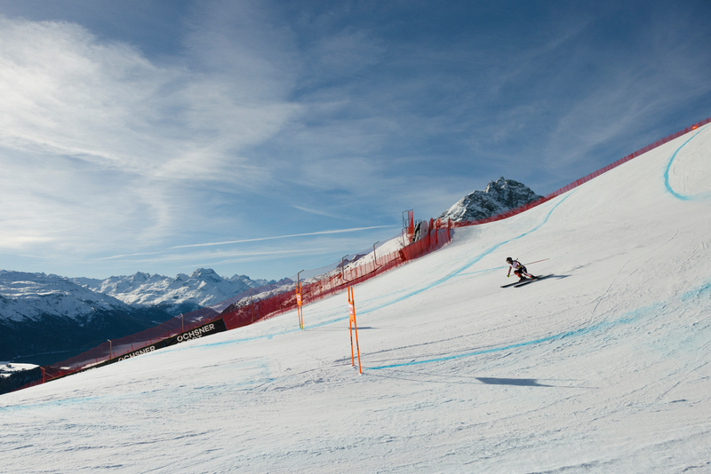 ����� ����