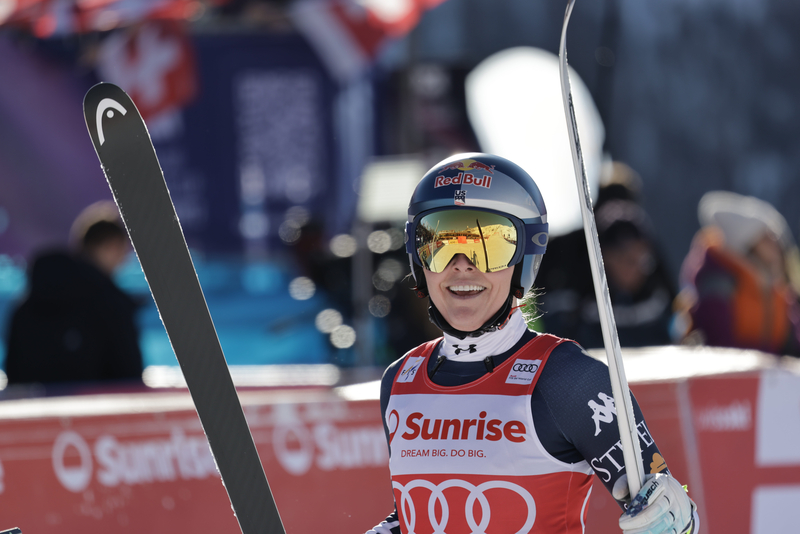 ����� ����