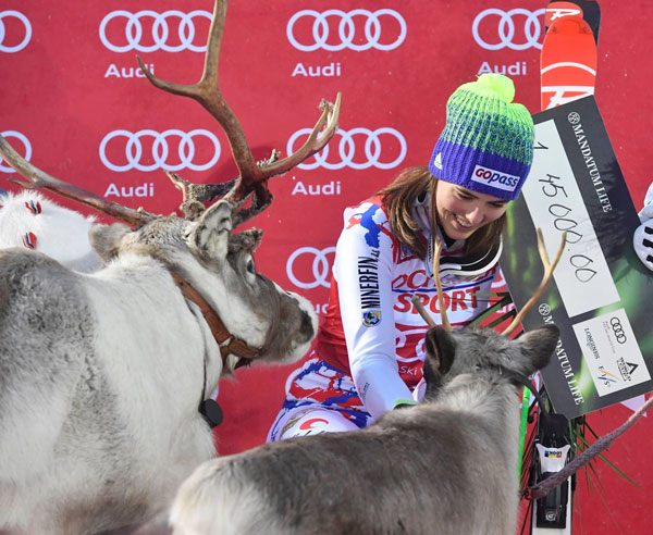 ����� ����