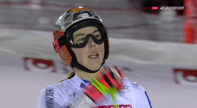 ����� ����