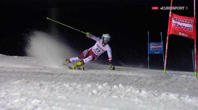 ����� ����