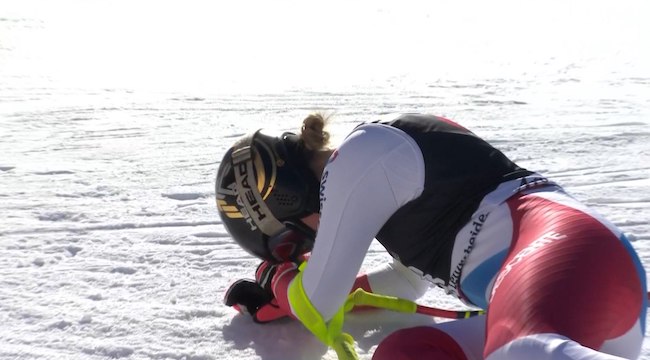 ����� ����